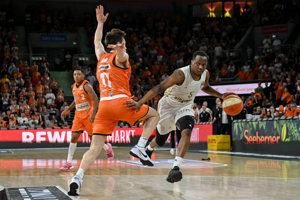 攻和控球时 攻和控球时