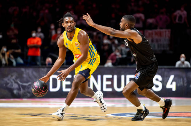 NBA官方展开对伦纳德的调查，快船或面临处罚！